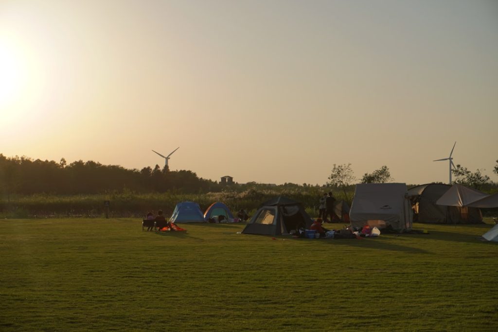 découvrez le camping la rochelle, un lieu idéal pour des vacances en plein air entre mer et nature, avec des installations modernes et des activités pour toute la famille.