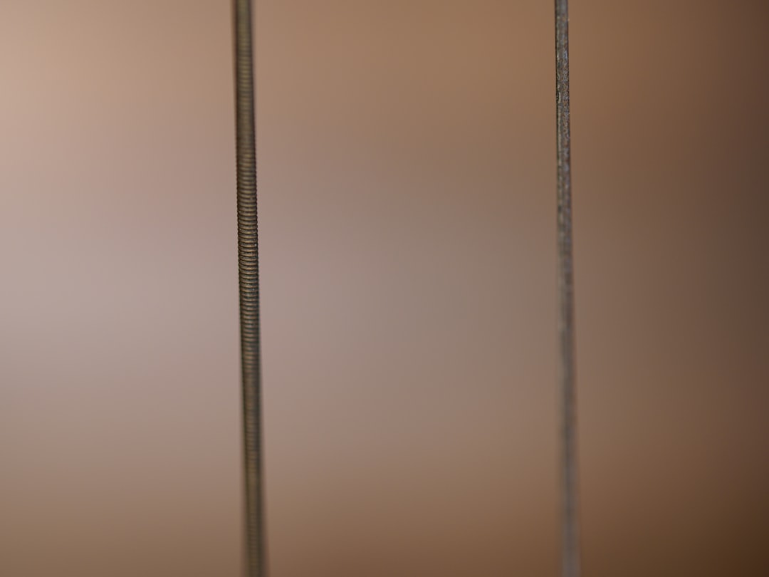 découvrez nos tailleuses de haies sans fil puissantes et légères, fonctionnant sur batterie pour un jardinage facile et écologique.